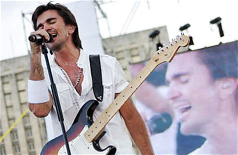 Juanes' 'Peace Without Borders' Concert - A Night of Musical Harmony and Colombian Pride!