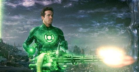 The Ryan Reynolds 'Green Lantern' Fiasco - A Cinematic Misfire and Unexpected Redemption!